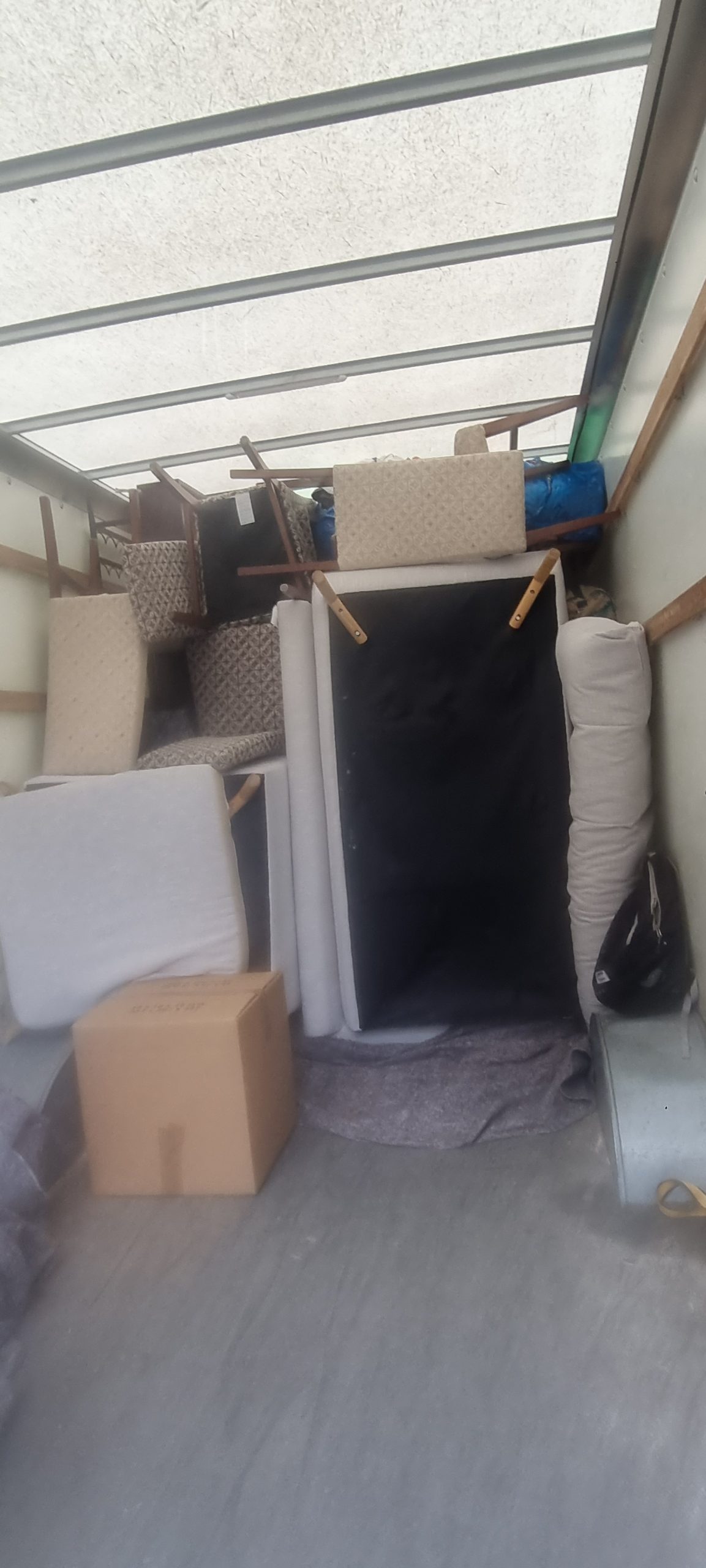 The right removal van ltd